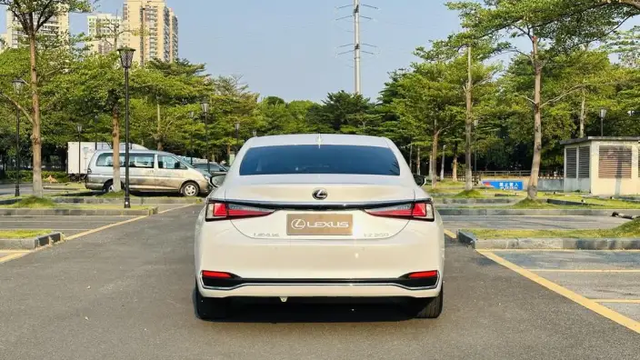 Lexus ES 2021 Model 200 Superior Edition – фото 6