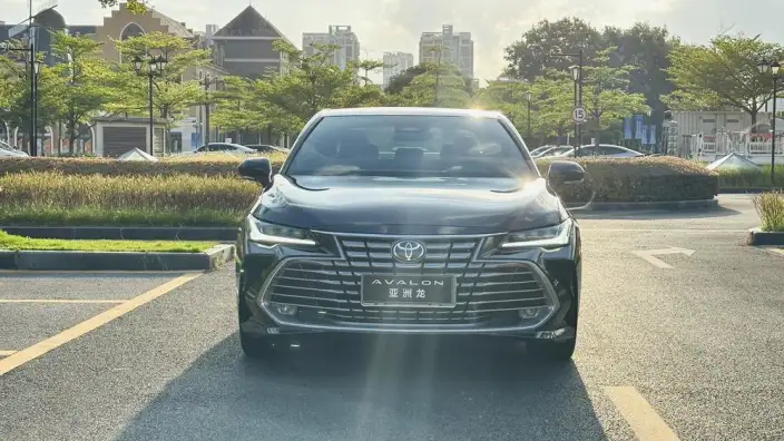 Toyota Avalon 2024 Model 2.0L CVT Deluxe Edition