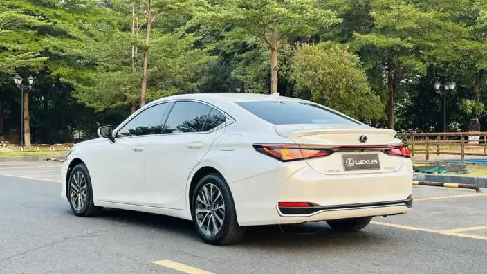 Lexus ES 2025 Model 300h Premium – фото 5