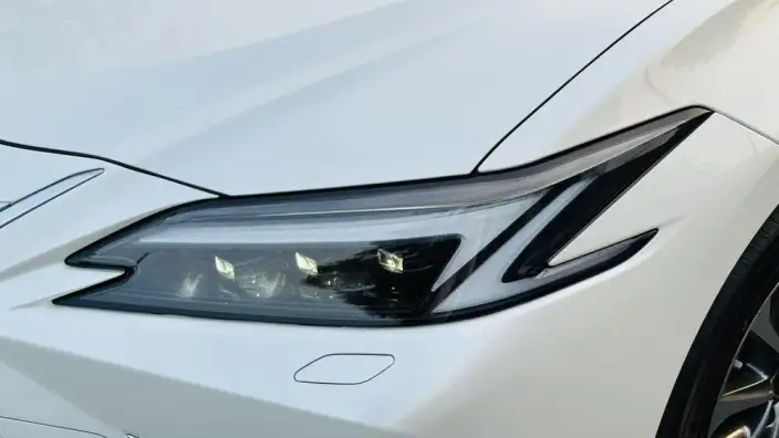 Lexus ES 2025 Model 300h Premium – фото 9