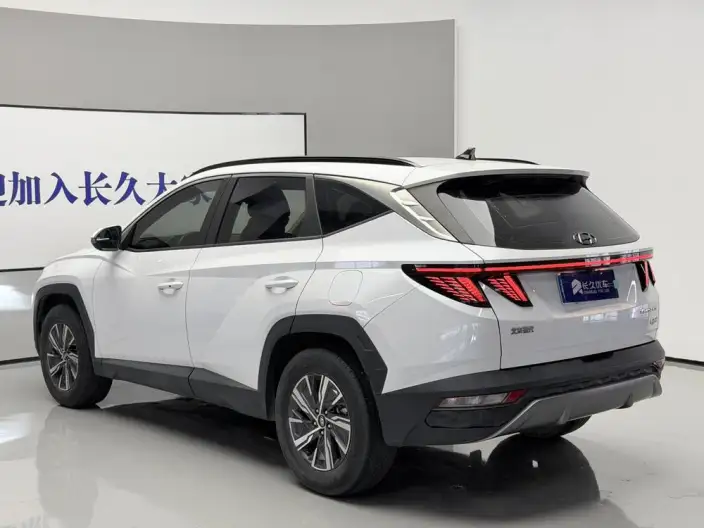 Hyundai Tucson 2022 Model Hyundai Tucson L 2.0L HEV GLT Hybrid · Smart Edition