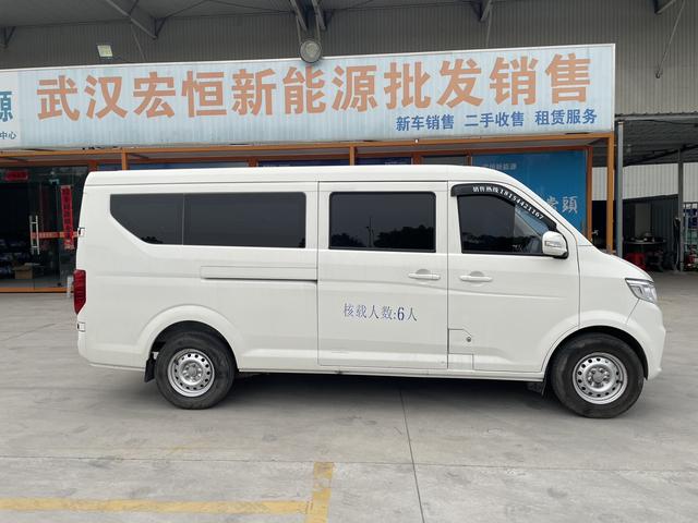 Cross Star V7 EV 2024 239km Passenger Edition Com f ort 6-Seater – фото 5