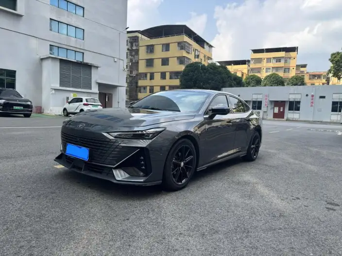 Changan UNI-V 2022 Model 1.5T Smart Pilot Model