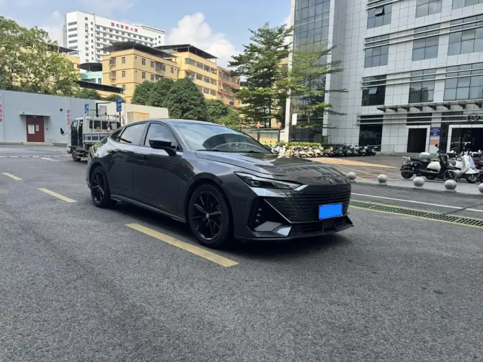 Changan UNI-V 2022 Model 1.5T Smart Pilot Model
