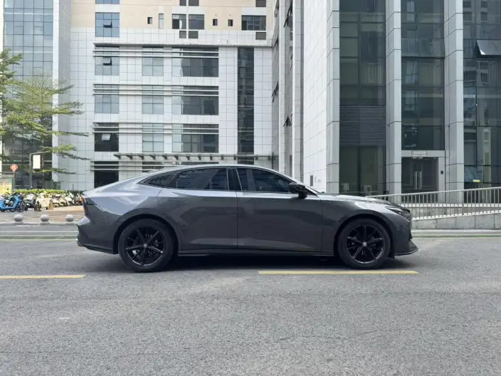 Changan UNI-V 2022 Model 1.5T Smart Pilot Model – фото 8