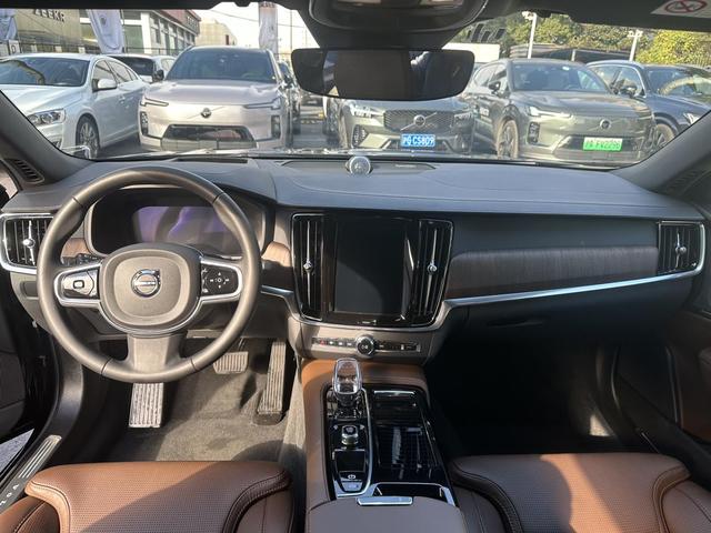 Volvo S90 PHEV 2024 модификация T8 4WD Long Battery Li f e Pro Smart Elegance Deluxe Edition – фото 7