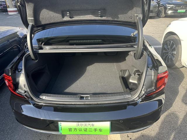 Volvo S90 PHEV 2024 модификация T8 4WD Long Battery Li f e Pro Smart Elegance Deluxe Edition – фото 12