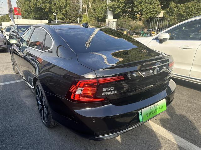 Volvo S90 PHEV 2024 модификация T8 4WD Long Battery Li f e Pro Smart Elegance Deluxe Edition – фото 13