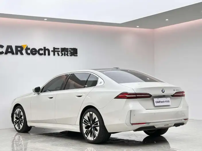 BMW 5 Series 2024 Model 530Li Exclusive Model Luxury Set – фото 5