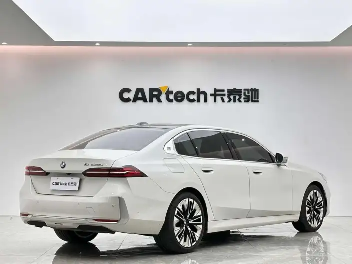 BMW 5 Series 2024 Model 530Li Exclusive Model Luxury Set – фото 7