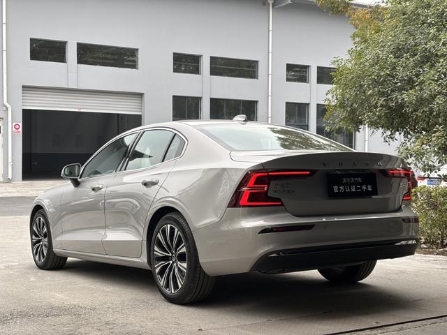 Volvo S60 2025 B4 Intelligent Long Range Luxury Edition – фото 4