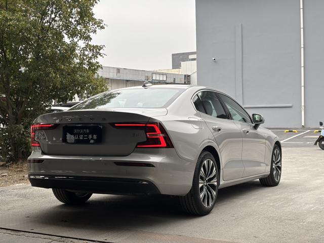 Volvo S60 2025 B4 Intelligent Long Range Luxury Edition – фото 6