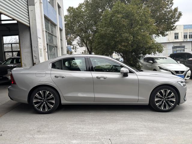 Volvo S60 2025 B4 Intelligent Long Range Luxury Edition – фото 7