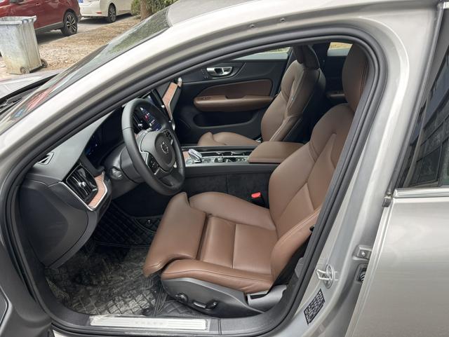 Volvo S60 2025 B4 Intelligent Long Range Luxury Edition – фото 8