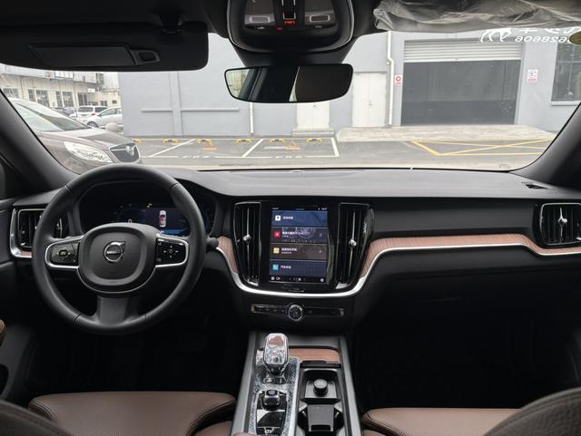 Volvo S60 2025 B4 Intelligent Long Range Luxury Edition – фото 11