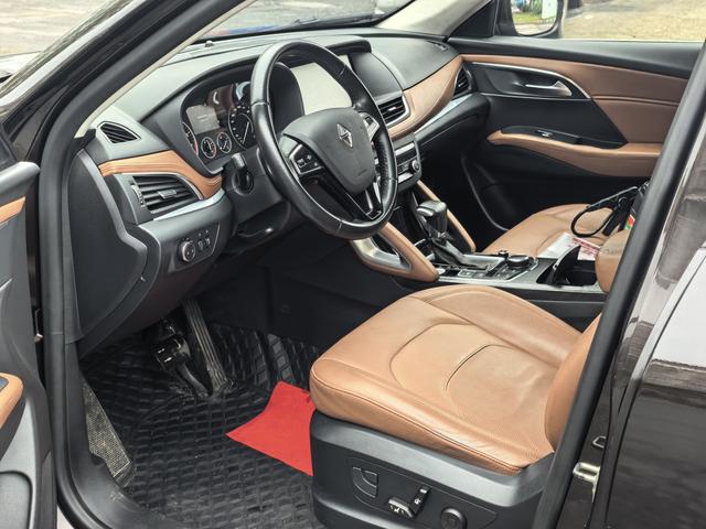 BORGWARD BX7 Модель 2018 года 28T 2WD Premium 5 seat National V