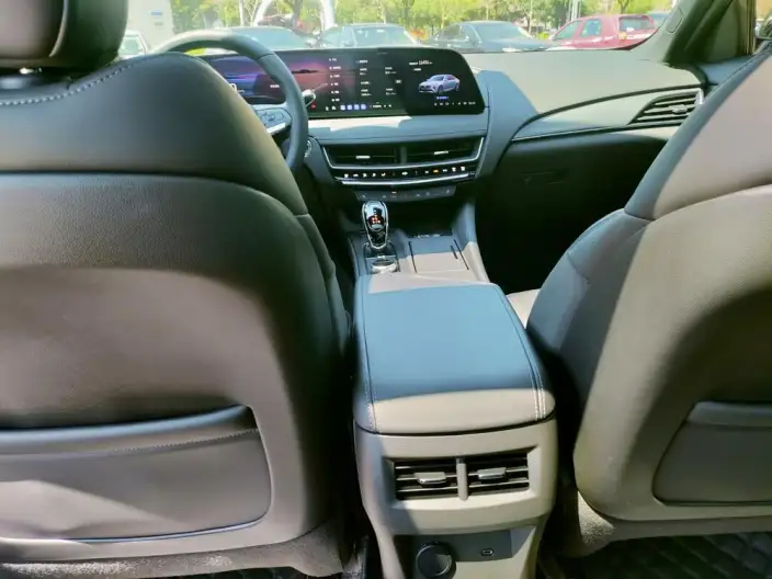 Cadillac CT5 2025 Model 28T Lincoln Town Sports Edition – фото 7
