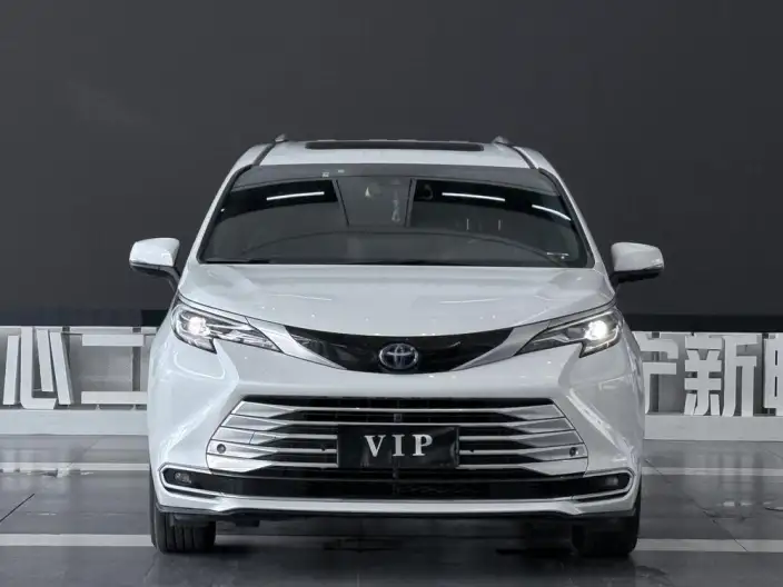 Toyota Sienna 2021 Model 2.5L Hybrid Platinum edition