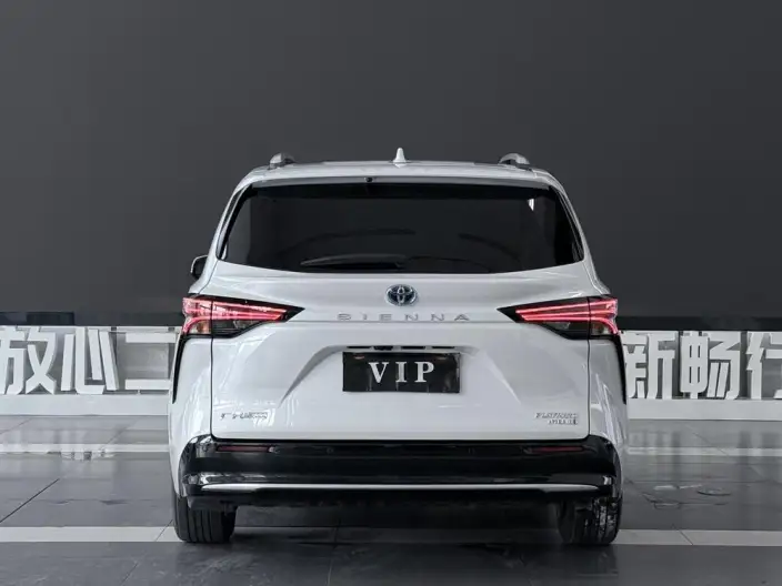 Toyota Sienna 2021 Model 2.5L Hybrid Platinum edition