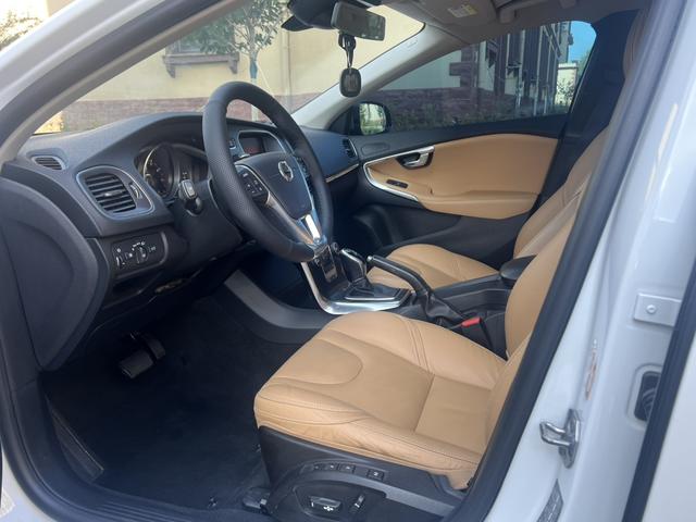 Volvo V40 2017 T3 Intelligent Refined – фото 5