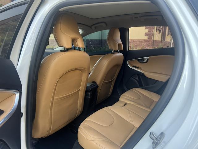 Volvo V40 2017 T3 Intelligent Refined – фото 6