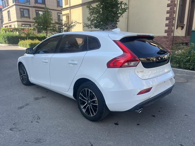 Volvo V40 2017 T3 Intelligent Refined – фото 8