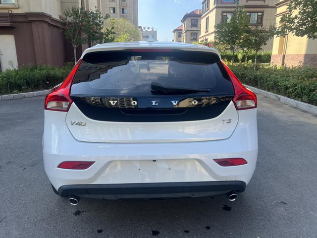 Volvo V40 2017 T3 Intelligent Refined – фото 9