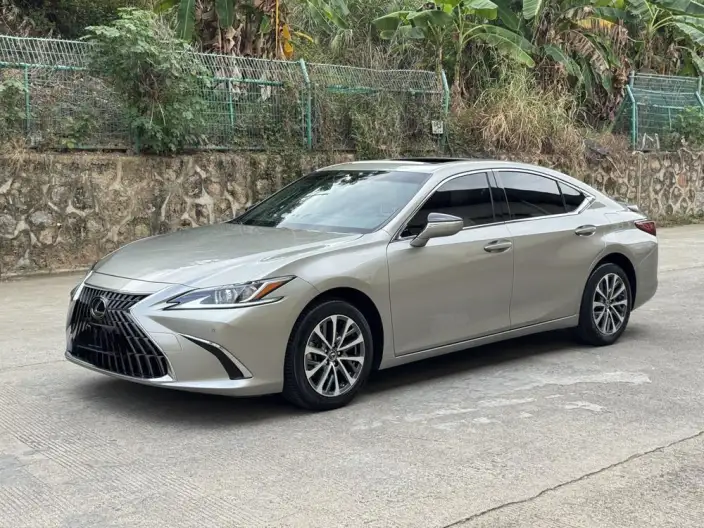Lexus ES 2022 Model 200 Superior Edition