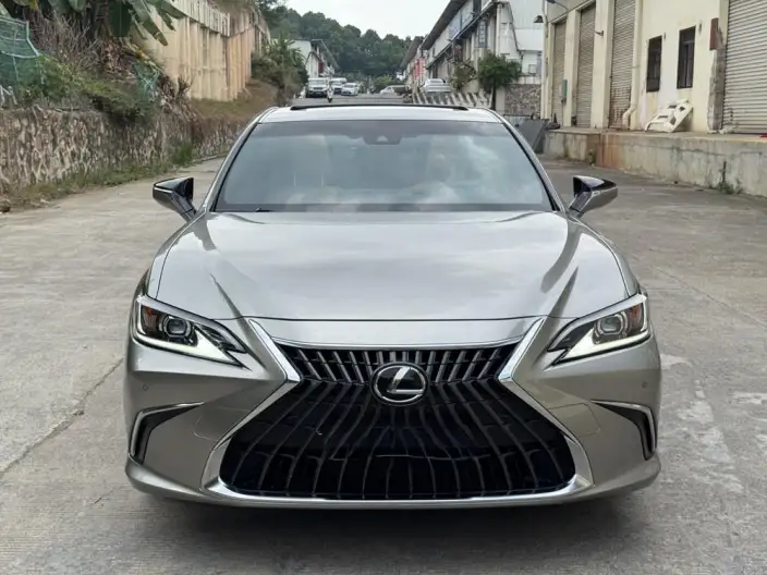 Lexus ES 2022 Model 200 Superior Edition