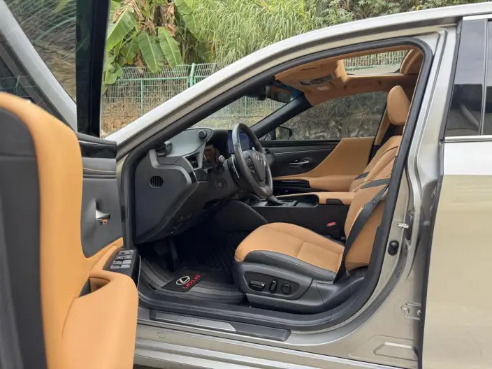 Lexus ES 2022 Model 200 Superior Edition – фото 8
