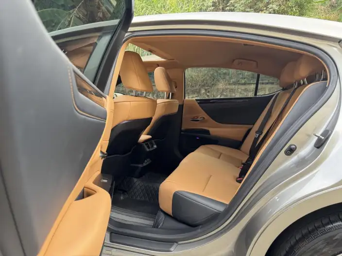 Lexus ES 2022 Model 200 Superior Edition – фото 9