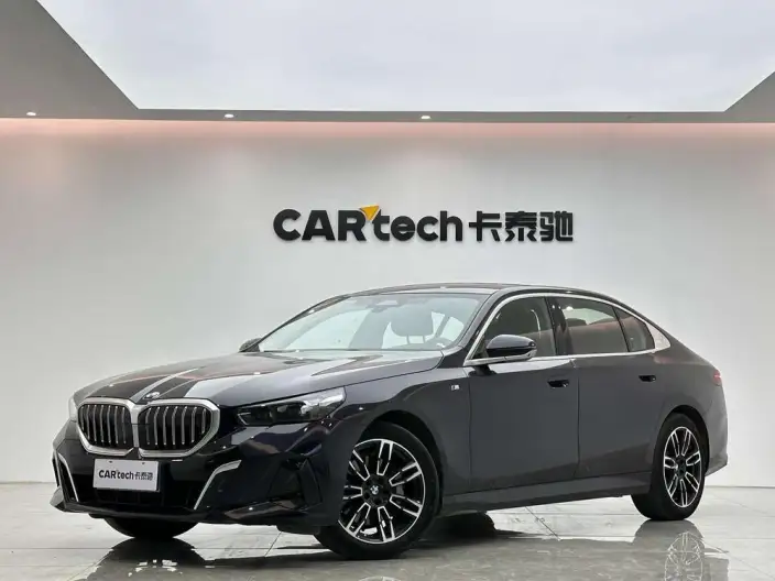 BMW 5 Series 2025 Model 530Li Leading Model M Sports Set
