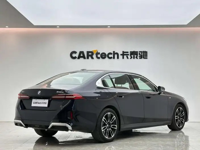 BMW 5 Series 2025 Model 530Li Leading Model M Sports Set – фото 7