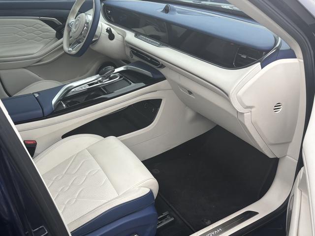 VOYAH FREE 2021 AWD Standard Extended-Range Exclusive Luxury Pack