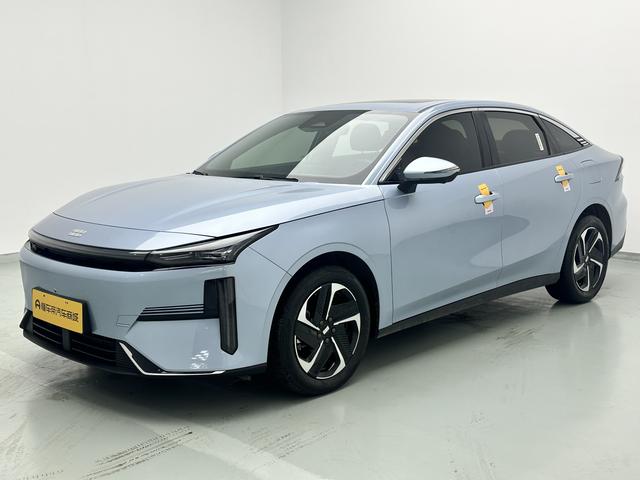 Geely Galaxy L6 2025 модификация 1.5 EM-i DHT 140KM Galaxy Edition