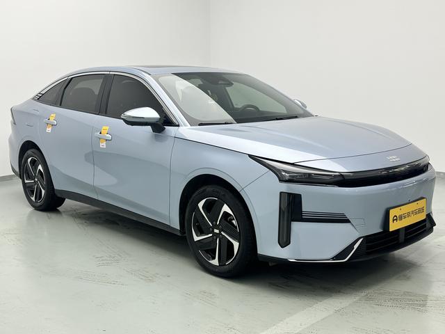 Geely Galaxy L6 2025 модификация 1.5 EM-i DHT 140KM Galaxy Edition