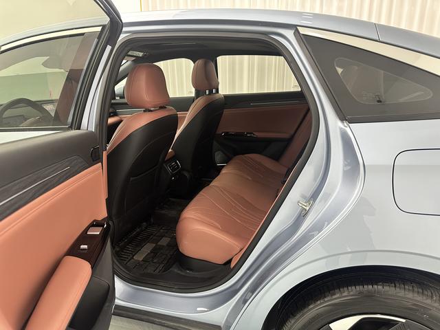 Geely Galaxy L6 2025 модификация 1.5 EM-i DHT 140KM Galaxy Edition – фото 13