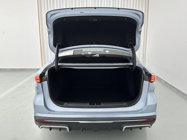 Geely Galaxy L6 2025 модификация 1.5 EM-i DHT 140KM Galaxy Edition – фото 15