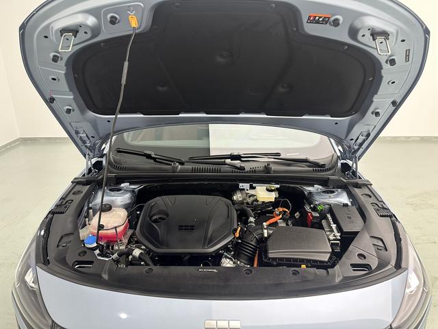 Geely Galaxy L6 2025 модификация 1.5 EM-i DHT 140KM Galaxy Edition – фото 17