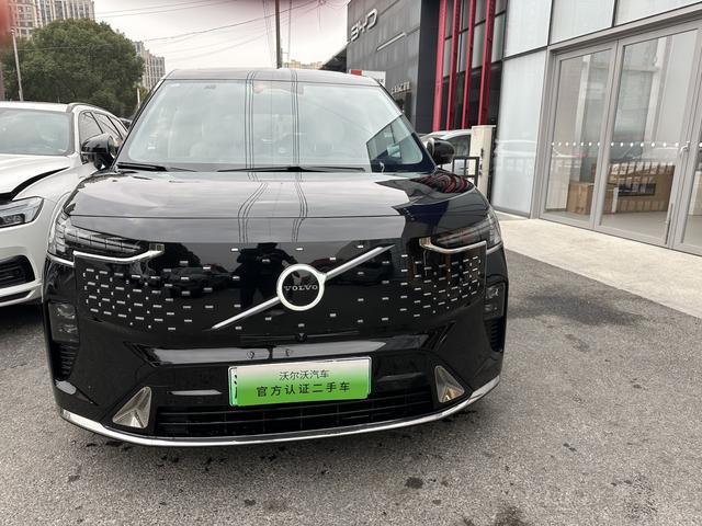 Volvo EM90 2025 Ultra 6-Seater – фото 2