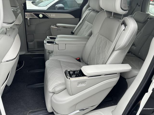 Volvo EM90 2025 Ultra 6-Seater – фото 5