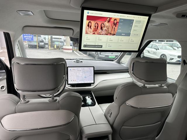 Volvo EM90 2025 Ultra 6-Seater – фото 7