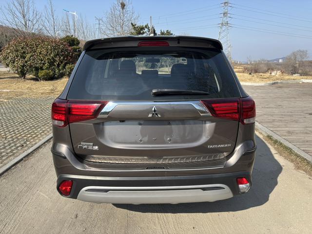 Mitsubishi Outlander 2020 2.0L 2WD Enjoy 7-seat – фото 5