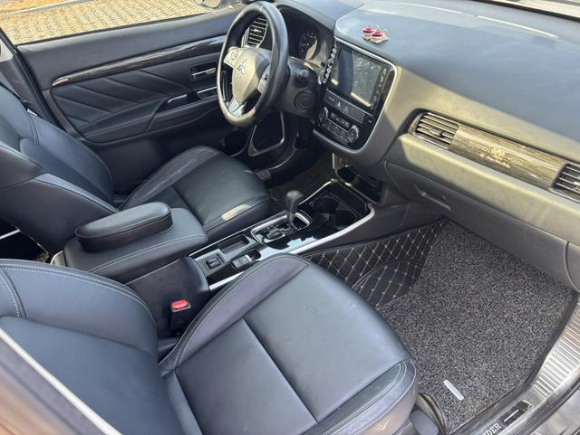 Mitsubishi Outlander 2020 2.0L 2WD Enjoy 7-seat – фото 10