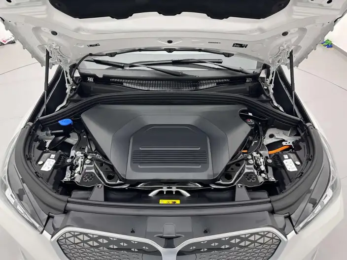 BMW iX 1 2025 Model eDrive25L M Sports Set – фото 8