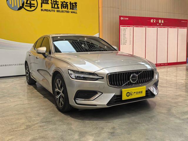 Volvo S60 2024 B4 B4 Smart Luxury – фото 3