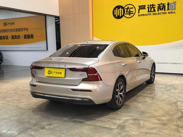 Volvo S60 2024 B4 B4 Smart Luxury – фото 4