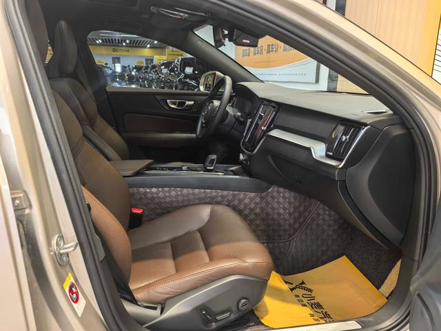Volvo S60 2024 B4 B4 Smart Luxury – фото 9