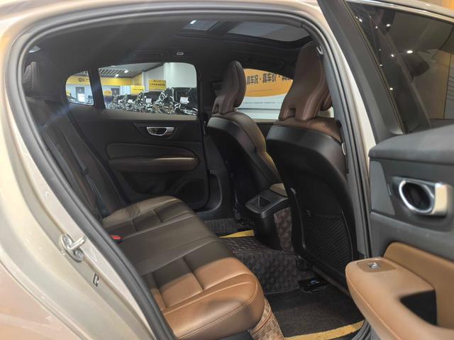 Volvo S60 2024 B4 B4 Smart Luxury – фото 10