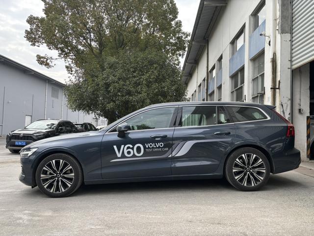 Volvo V60 2025 B5 Intelligent Long Range Luxury Edition – фото 7